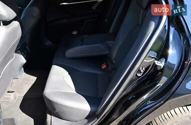 Седан Toyota Camry 2024 в 