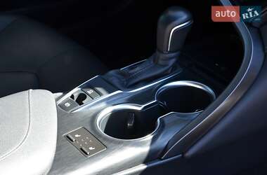 Седан Toyota Camry 2024 в 