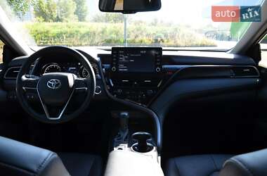 Седан Toyota Camry 2024 в 