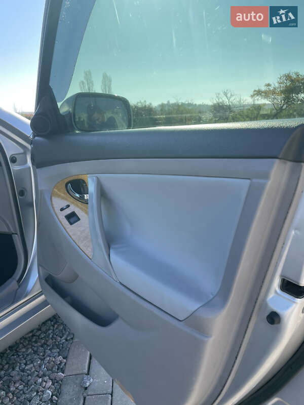 Седан Toyota Camry 2006 в Южному