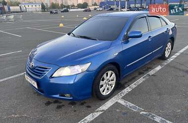 Седан Toyota Camry 2007 в Киеве
