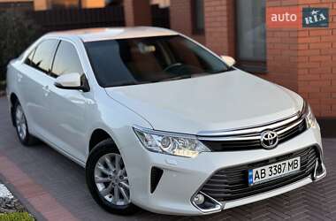 Седан Toyota Camry 2017 в Виннице