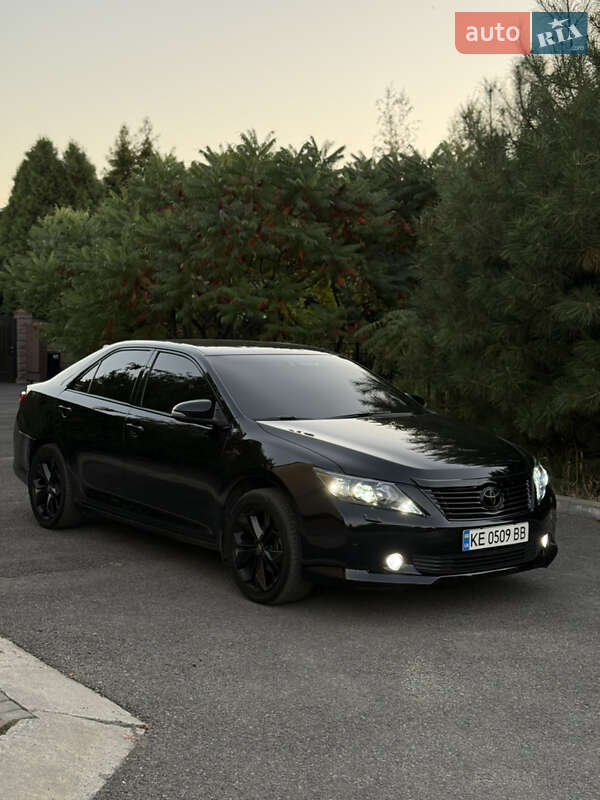 Седан Toyota Camry 2011 в Дніпрі