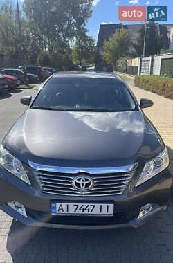 Седан Toyota Camry 2013 в Киеве