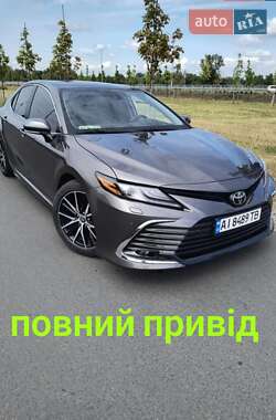 Седан Toyota Camry 2021 в Киеве