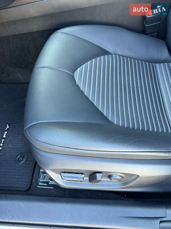 Седан Toyota Camry 2022 в Луцке фото 32 Седан Toyota Camry 2022 в Луцке