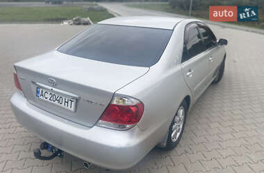 Седан Toyota Camry 2004 в 