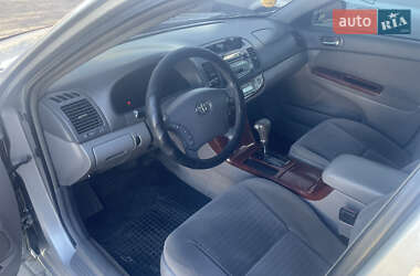 Седан Toyota Camry 2004 в 