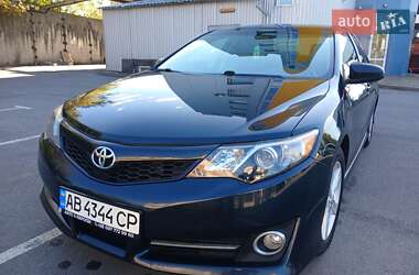 Седан Toyota Camry 2014 в Виннице
