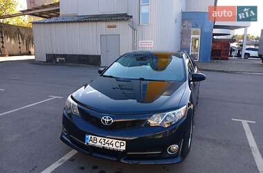 Седан Toyota Camry 2014 в Виннице
