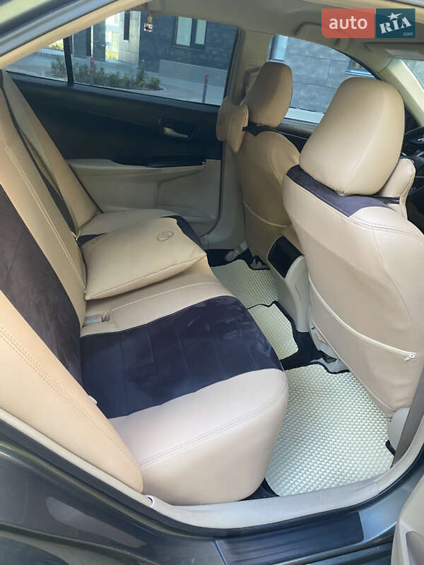 Седан Toyota Camry 2014 в Броварах