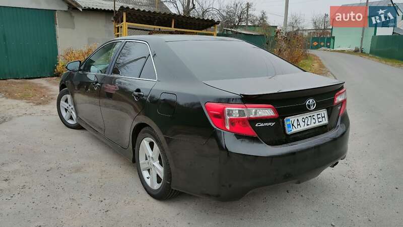 Седан Toyota Camry 2013 в Броварах