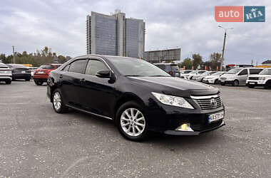Седан Toyota Camry 2013 в Киеве