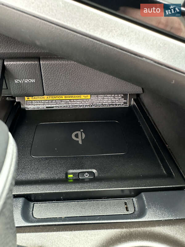 Седан Toyota Camry 2021 в Киеве