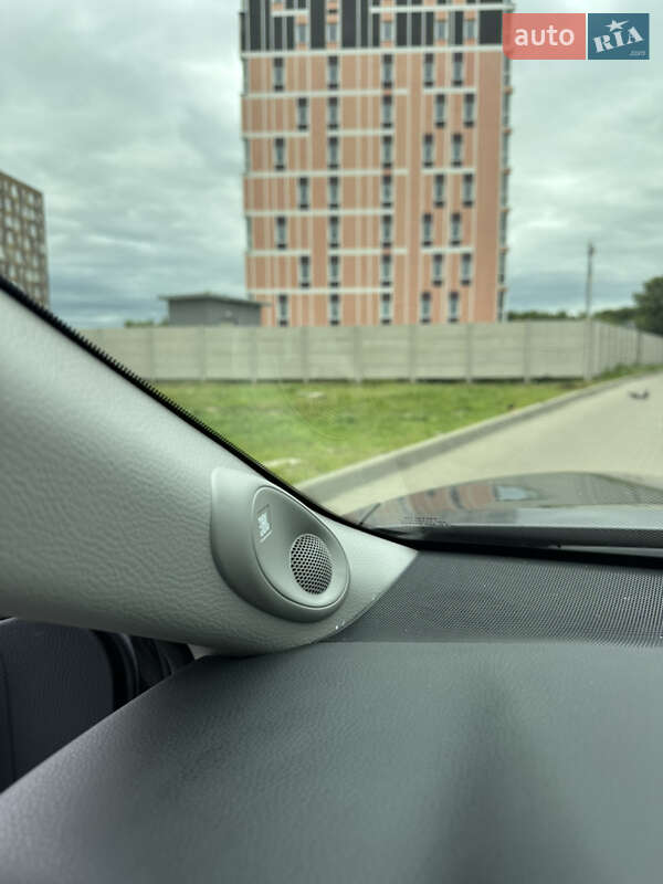 Седан Toyota Camry 2021 в Киеве