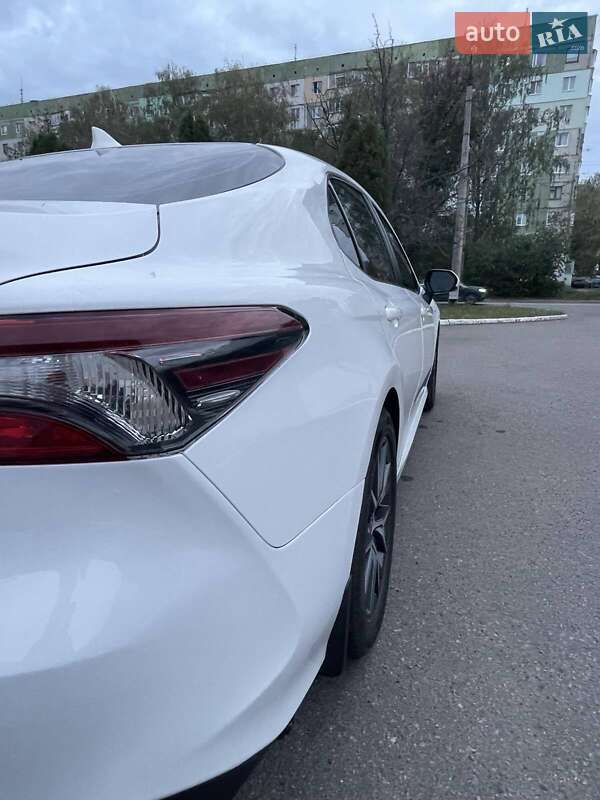 Седан Toyota Camry 2021 в Полтаві