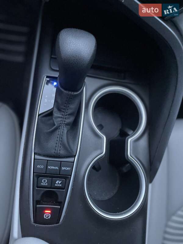 Седан Toyota Camry 2021 в Полтаві