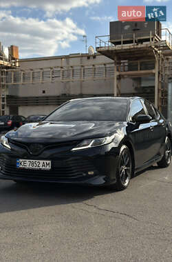 Седан Toyota Camry 2018 в Кривом Роге