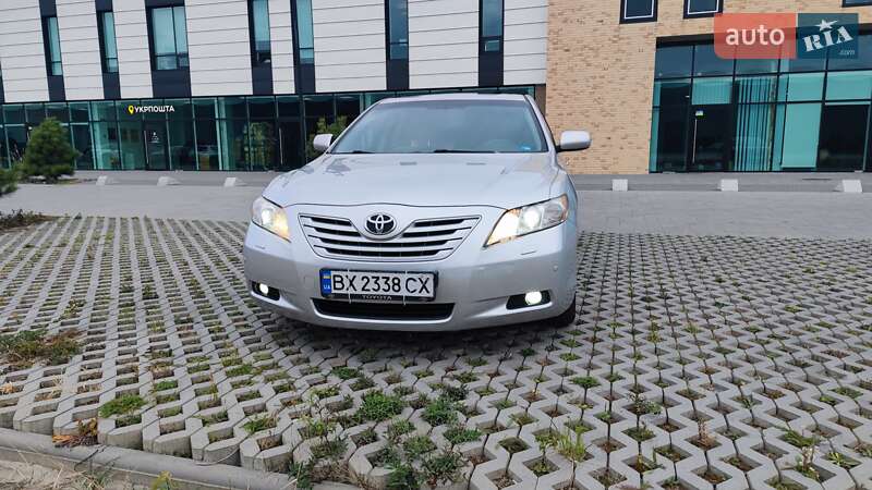 Седан Toyota Camry 2007 в Хмельницькому