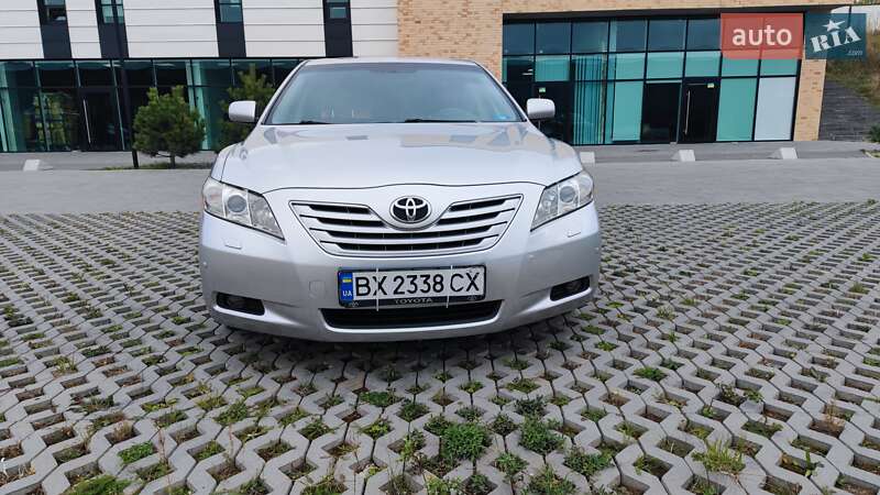 Седан Toyota Camry 2007 в Хмельницькому