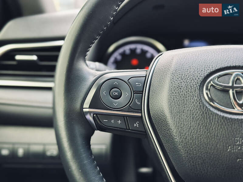 Седан Toyota Camry 2018 в Кременчуці