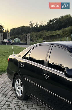 Седан Toyota Camry 2004 в  фото 3 Седан Toyota Camry 2004 в