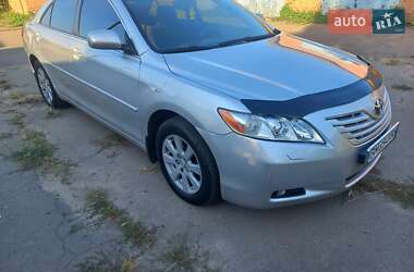 Седан Toyota Camry 2008 в Ромнах