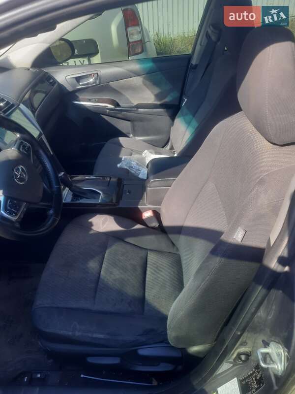 Седан Toyota Camry 2017 в Днепре