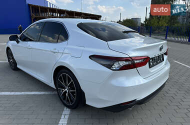 Седан Toyota Camry 2021 в 