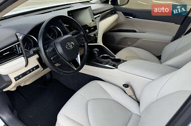Седан Toyota Camry 2021 в 