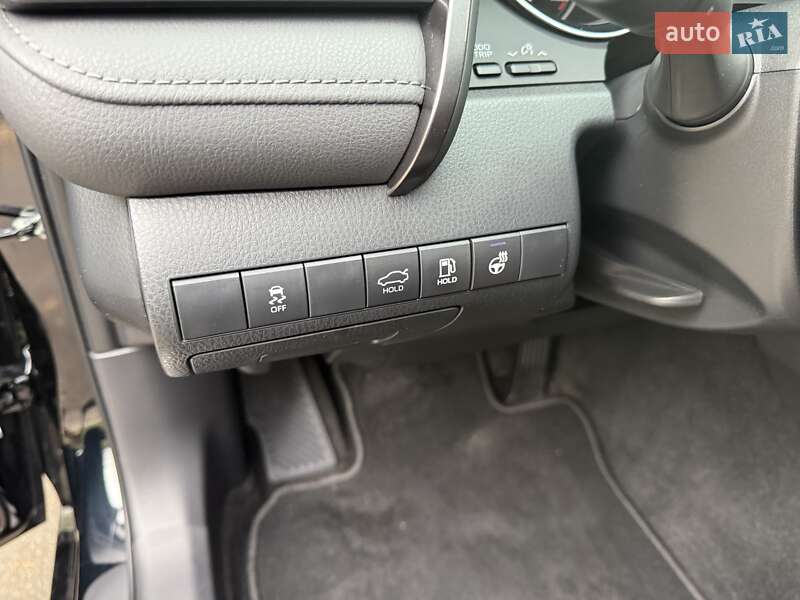 Седан Toyota Camry 2024 в Києві
