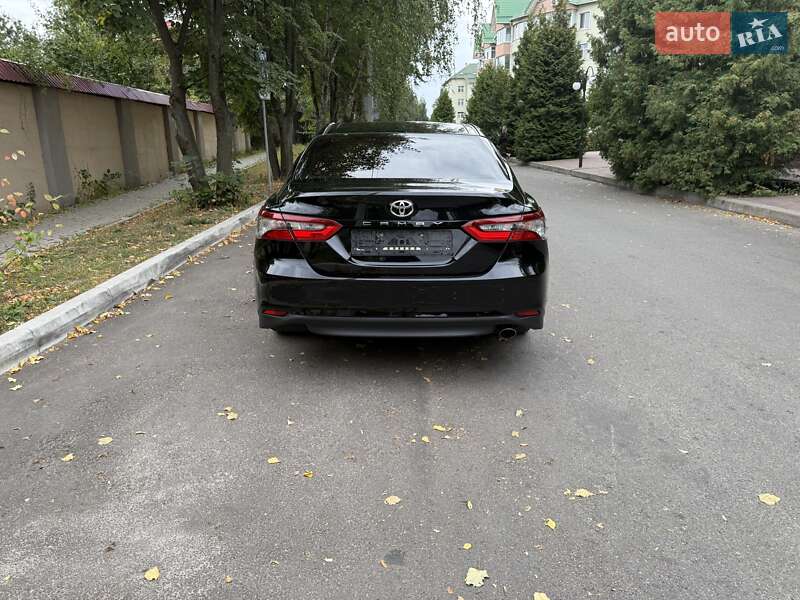 Седан Toyota Camry 2024 в Києві