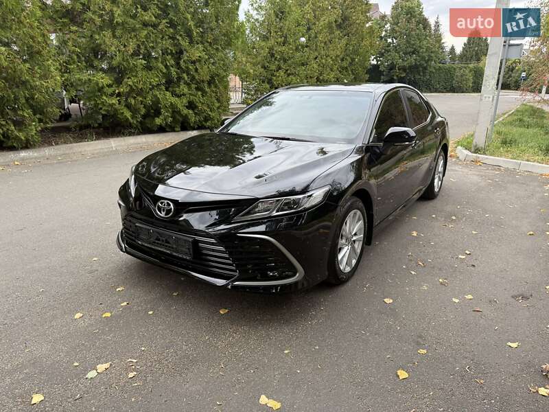 Седан Toyota Camry 2024 в Києві