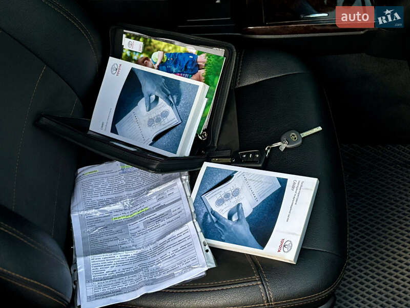 Седан Toyota Camry 2016 в Лебедині