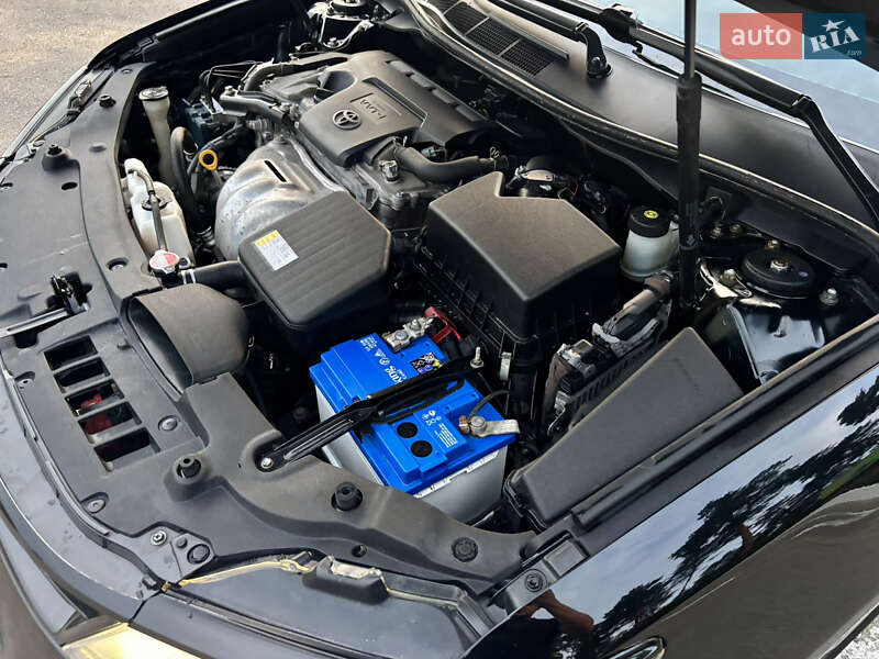 Седан Toyota Camry 2016 в Лебедині