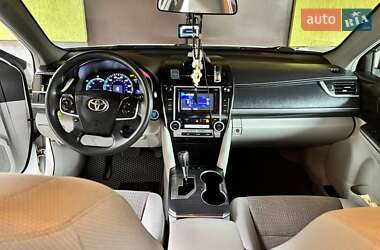 Седан Toyota Camry 2013 в 