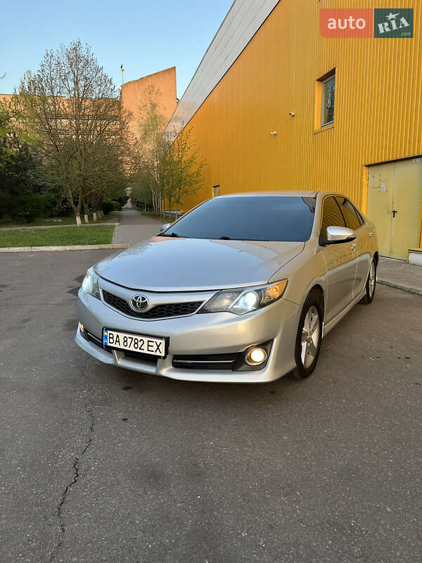 Седан Toyota Camry 2014 в Николаеве фото 3 Седан Toyota Camry 2014 в Николаеве