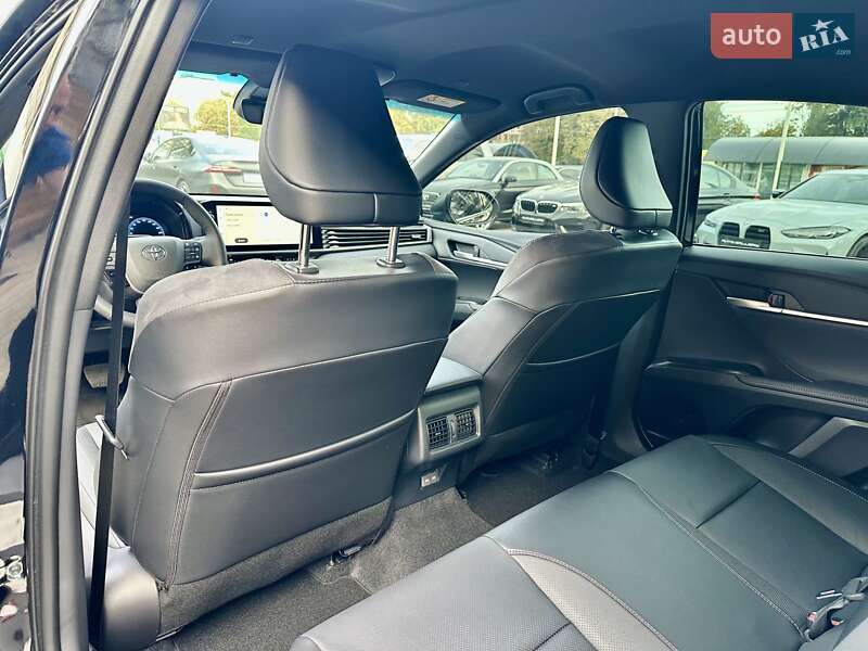 Седан Toyota Camry 2025 в Киеве