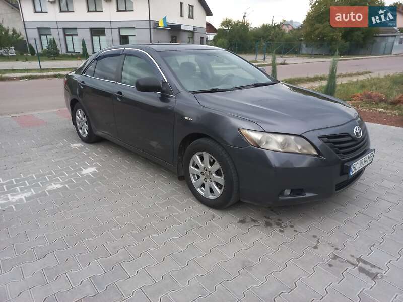 Седан Toyota Camry 2007 в Львові