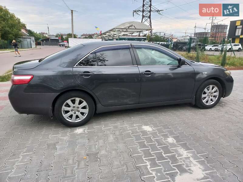 Седан Toyota Camry 2007 в Львові