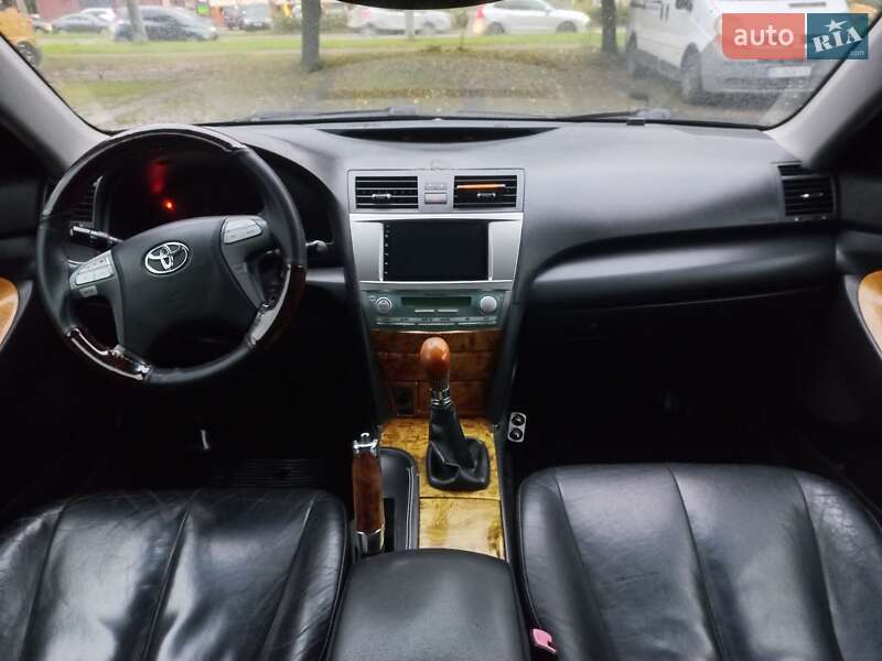 Седан Toyota Camry 2007 в Львові