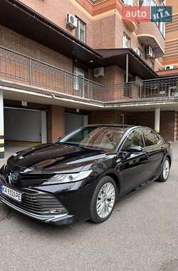 Седан Toyota Camry 2020 в Киеве