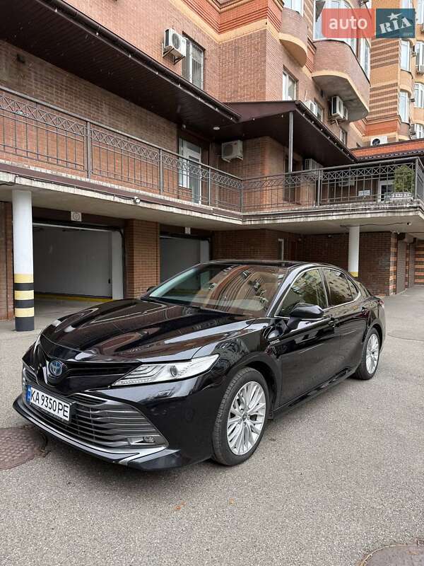 Седан Toyota Camry 2020 в 