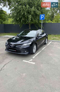 Седан Toyota Camry 2017 в Житомире