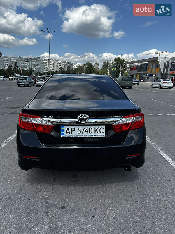 Седан Toyota Camry 2012 в Запоріжжі
