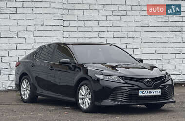 Седан Toyota Camry 2018 в Киеве