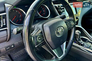 Седан Toyota Camry 2018 в 