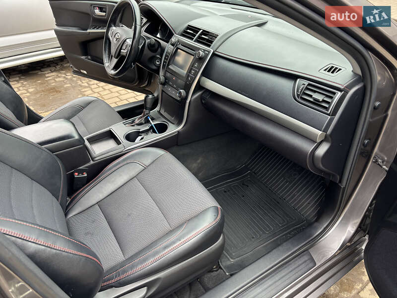 Седан Toyota Camry 2016 в Одесі