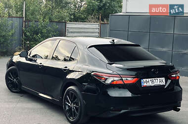 Седан Toyota Camry 2021 в 