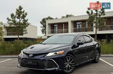 Седан Toyota Camry 2021 в Києві